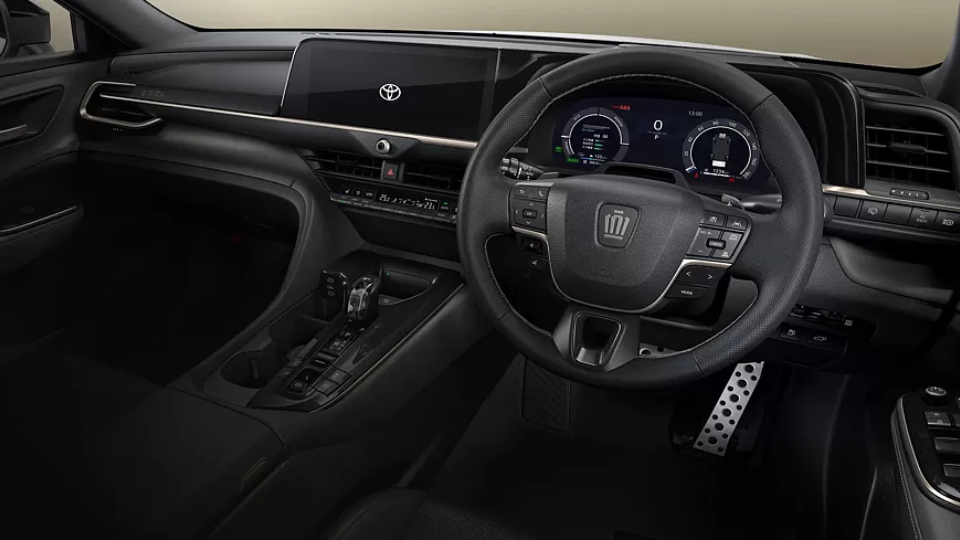 دو تیپ جدید برای تویوتا کراون اسپرت